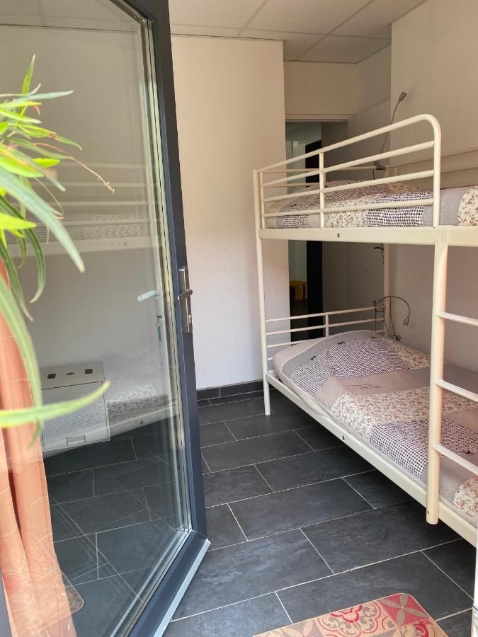 Rez-de-villa proche de la mer Saint-Cyr-sur-Mer Extérieur photo
